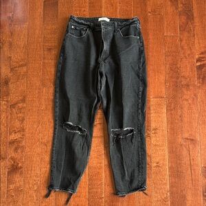 Black Distressed Jeans